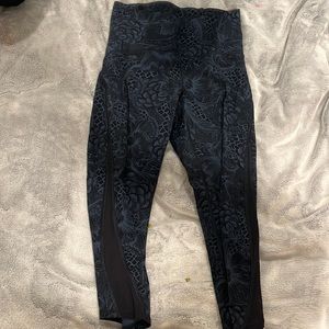 Lululemon capris size 0